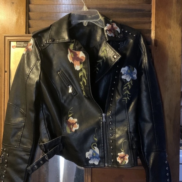 Jackets & Blazers - Unbranded Women’s S (black) floral embroidered faux leather moto jacket